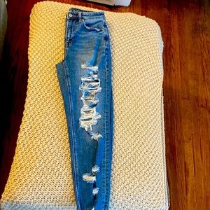 American Eagle Outfitters Light Blue Ripped Skinny Jeans NWOT